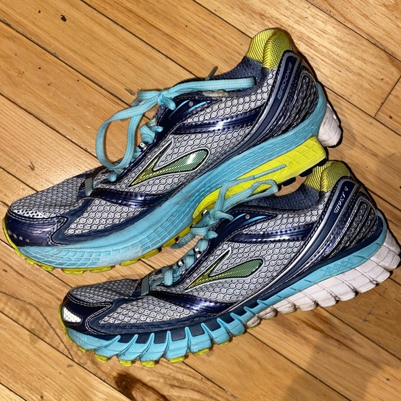 Brooks Shoes - Woman's Brooks Running Sneakers Size 9